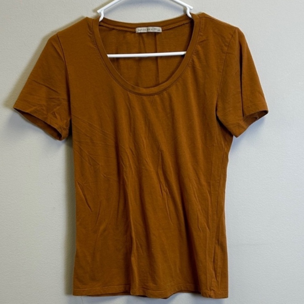 Active Basic Tan Short Sleeve Tee Women’s Large